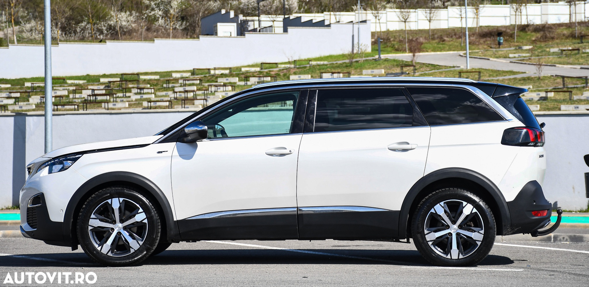 Peugeot 5008 2.0L BlueHDI EAT8 S&S GT - 17
