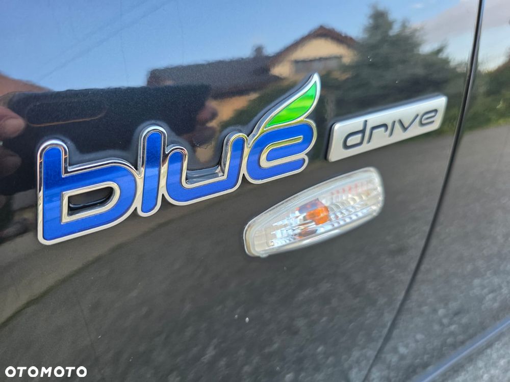 Hyundai i30 1.4 Base + World Cup - 17