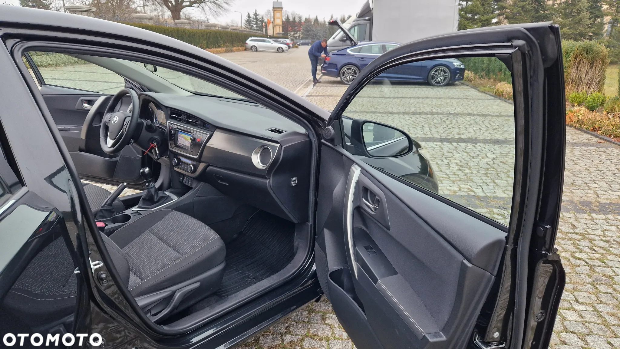 Toyota Auris 1.6 Prestige - 32