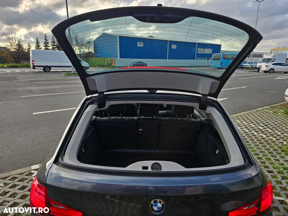 BMW Seria 5 520d Touring Aut. - 13