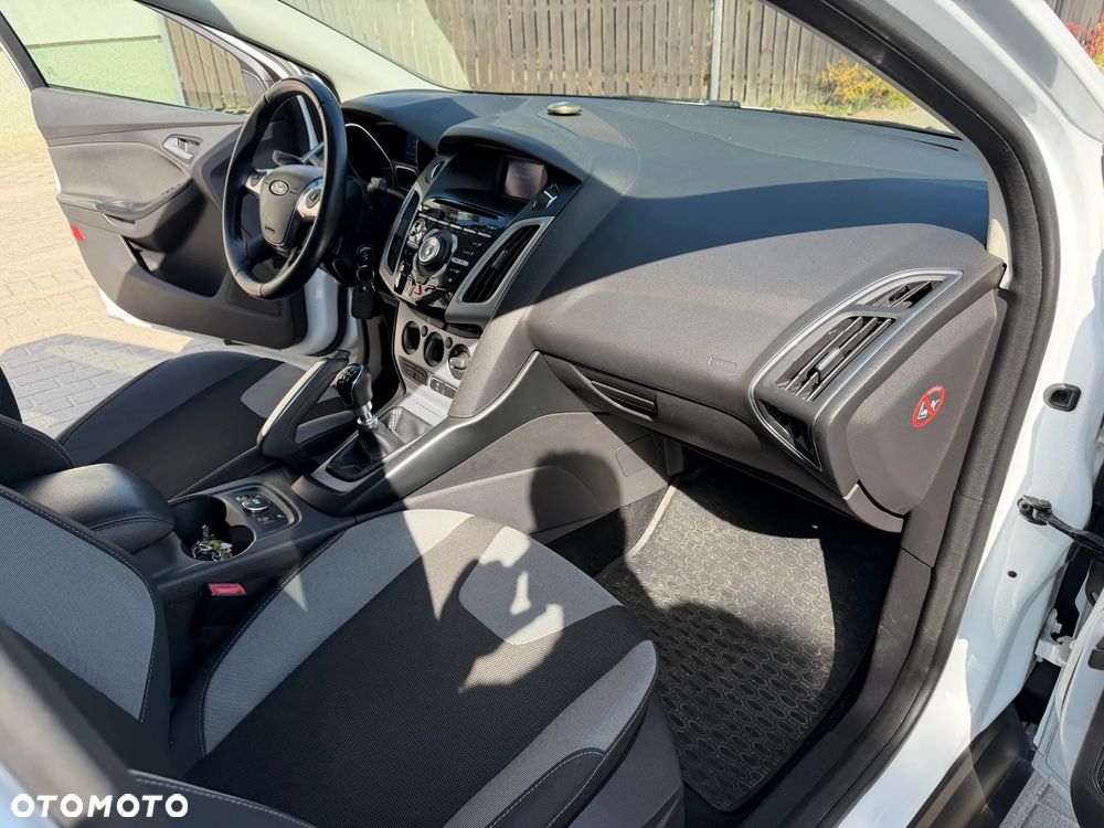 Ford Focus 1.6 EcoBoost Gold X (Trend) - 16