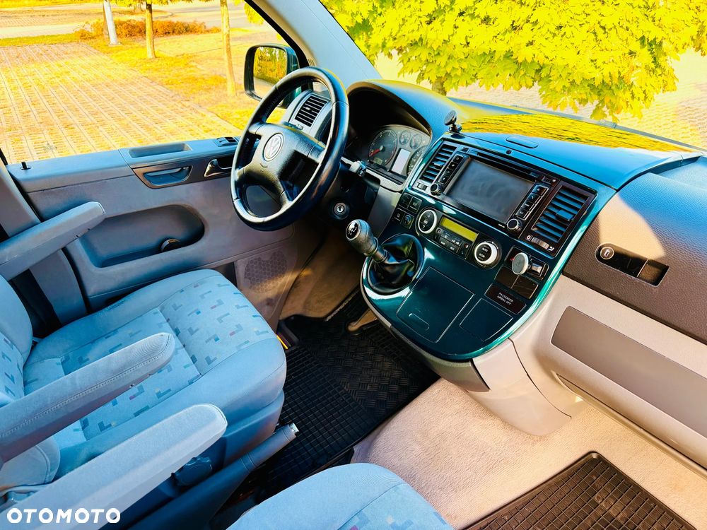 Volkswagen Multivan - 18