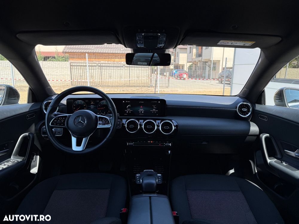 Mercedes-Benz CLA 180 7G-DCT Progressive - 7