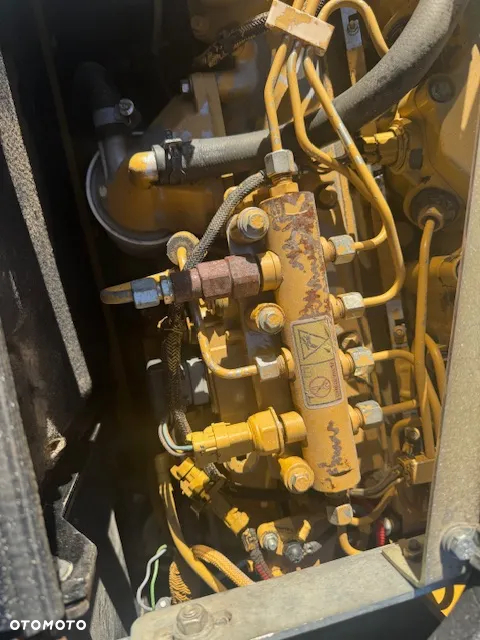 Caterpillar 318 D - 37