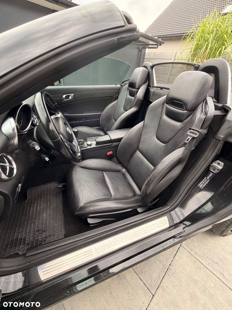 Mercedes-Benz SLK 200 CGI - 2