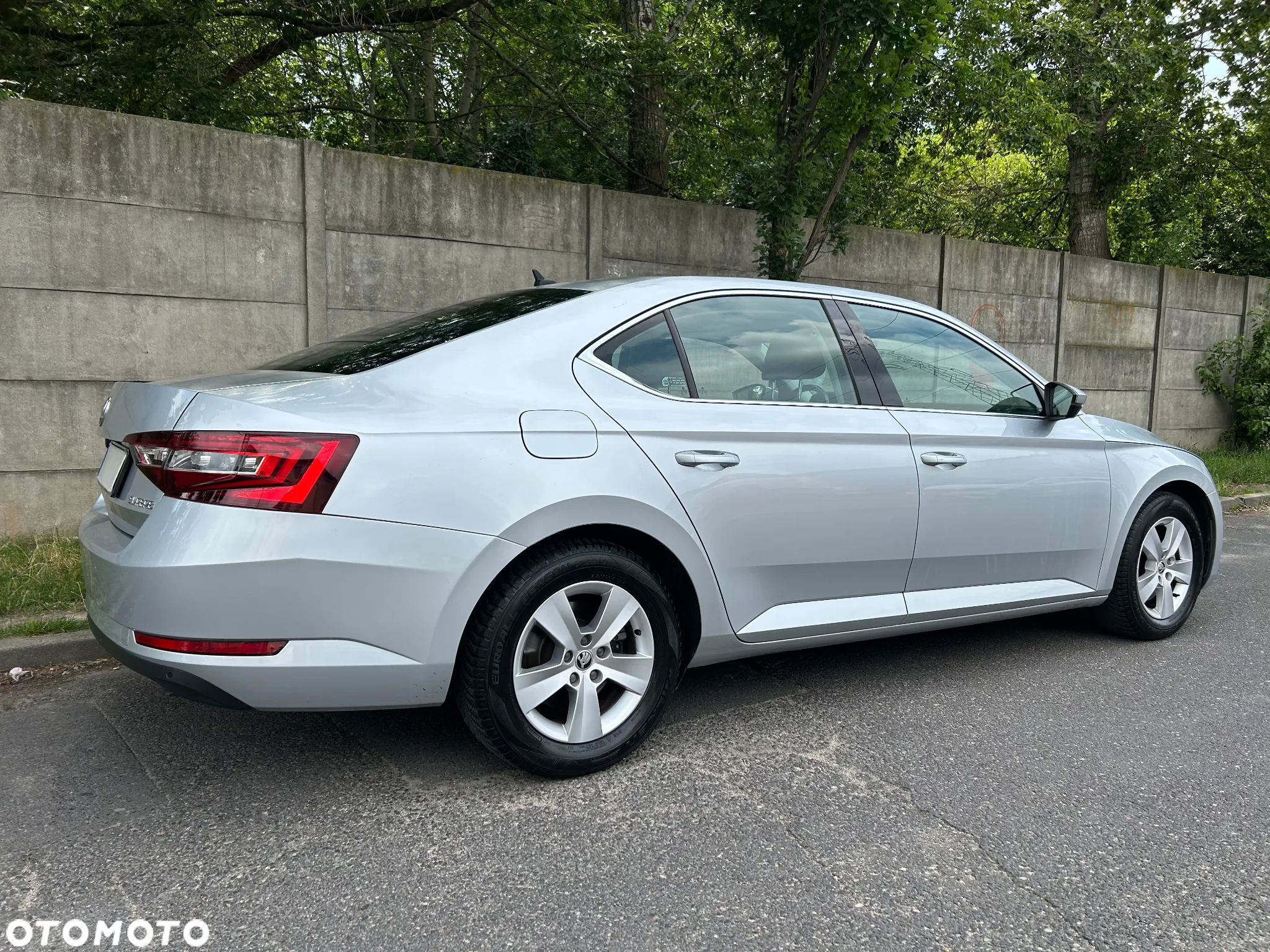 Skoda Superb 1.8 TSI Ambition DSG - 32