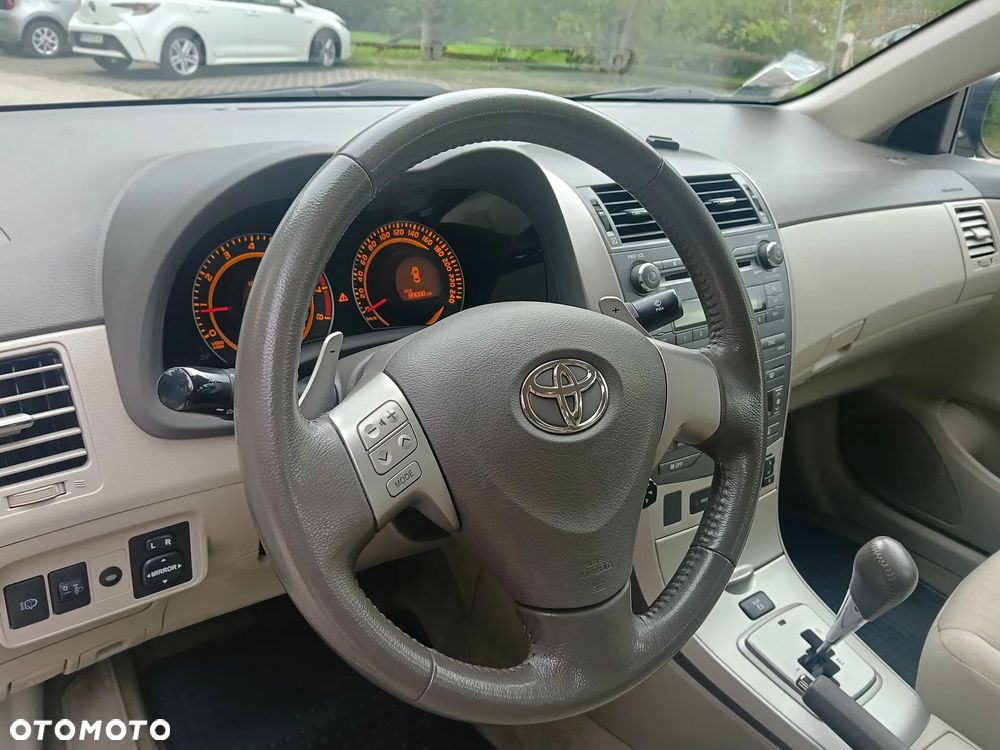 Toyota Corolla 1.6 VVT-i Prestige + NAVI MM - 20