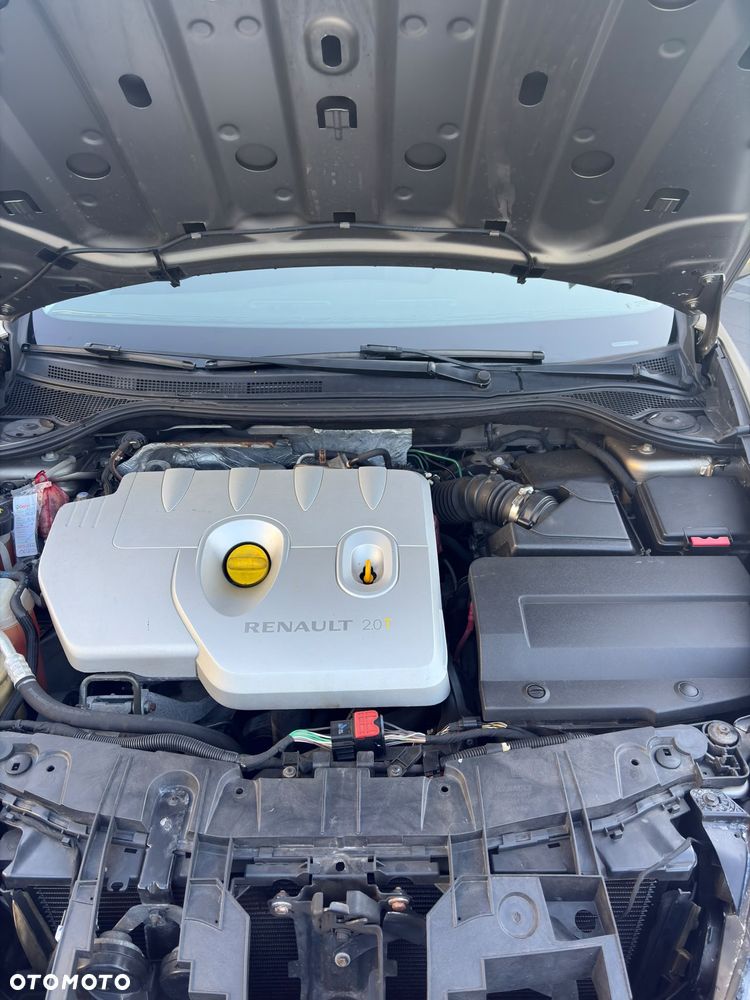 Renault Laguna 2.0 16V - 8