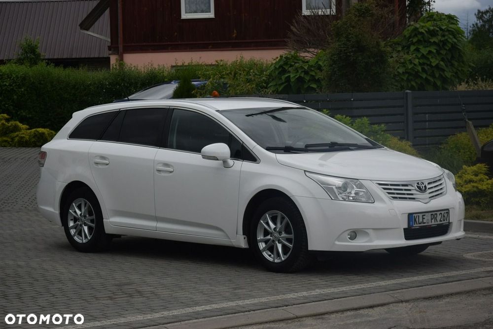 Toyota Avensis - 1