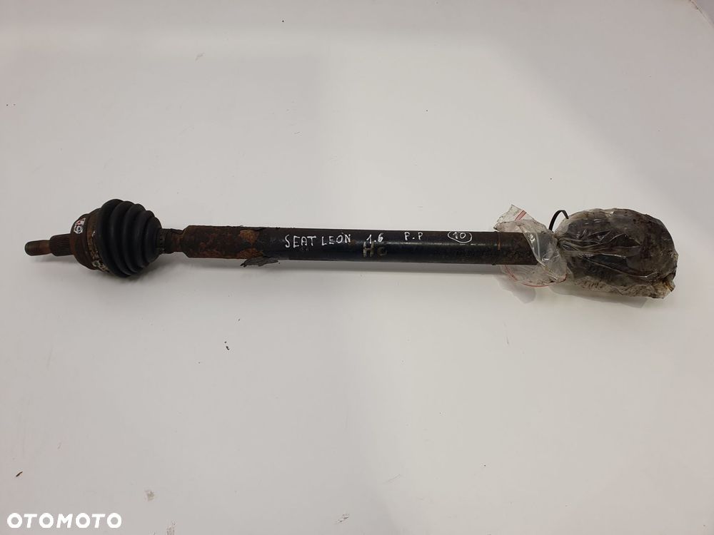PRAWA PRZEDNIA PÓŁOŚ Półośka przód pasażera Seat Leon I Golf IV 1.6 16V - 4