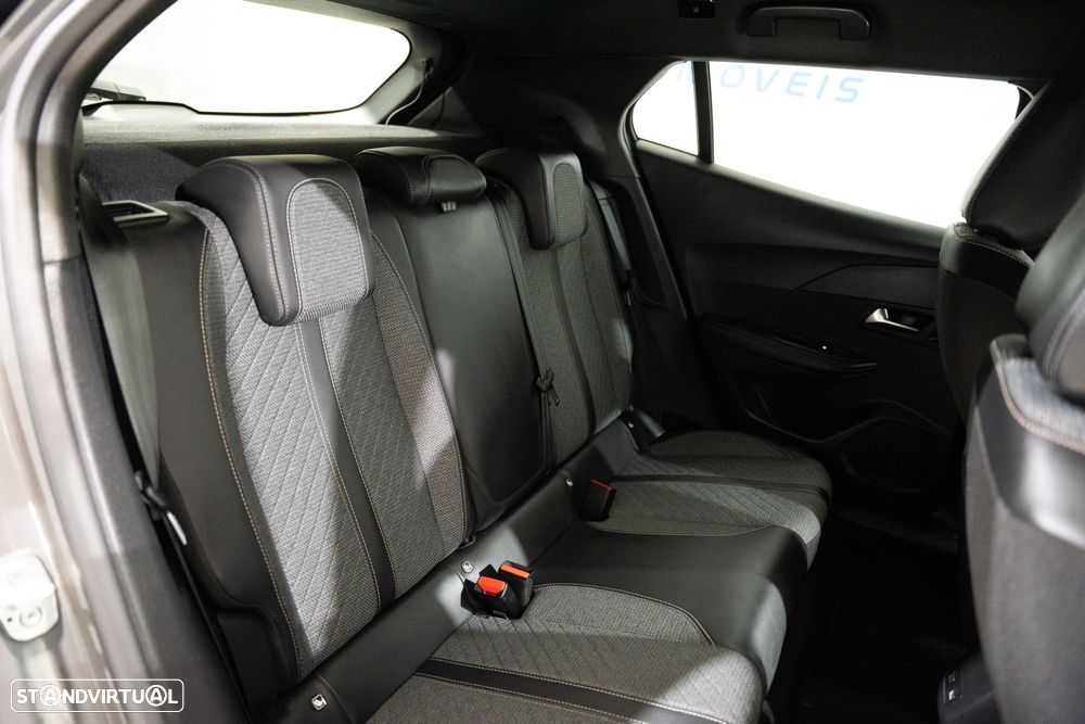 Peugeot e-2008 54 kWh Allure - 29