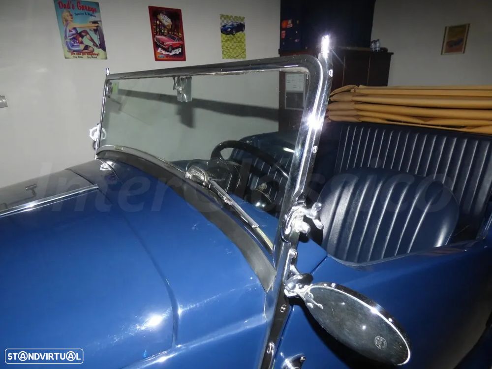 Morris Eight - 5