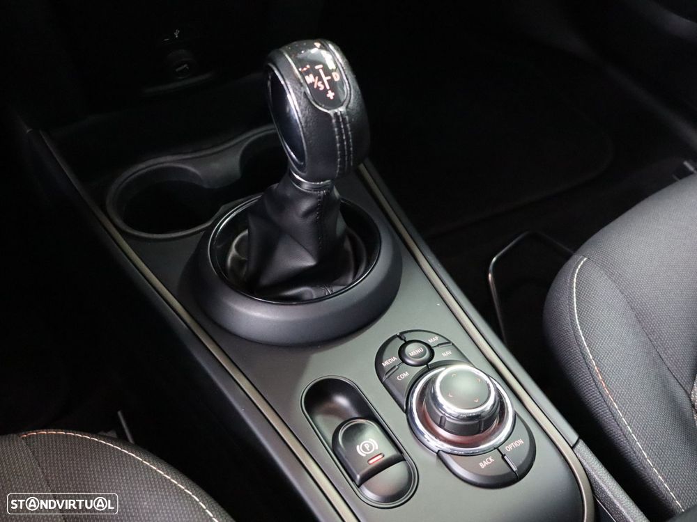 MINI Countryman Cooper SE ALL4 Auto - 21