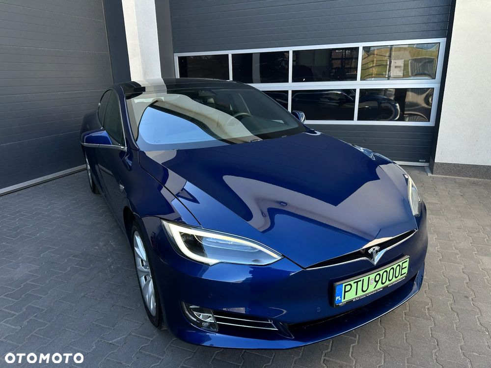 Tesla Model S - 19