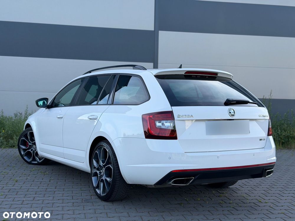 Skoda Octavia 2.0 TDI RS Challenge DSG - 12