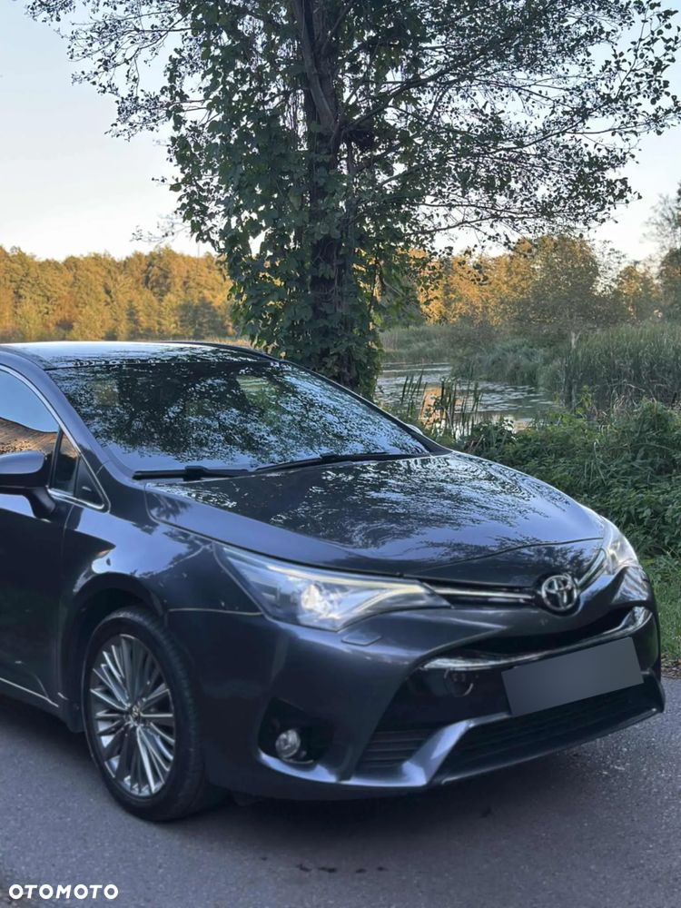 Toyota Avensis Touring Sports 1.8 Executive - 2