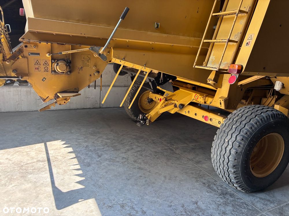 New Holland TX66 - 5