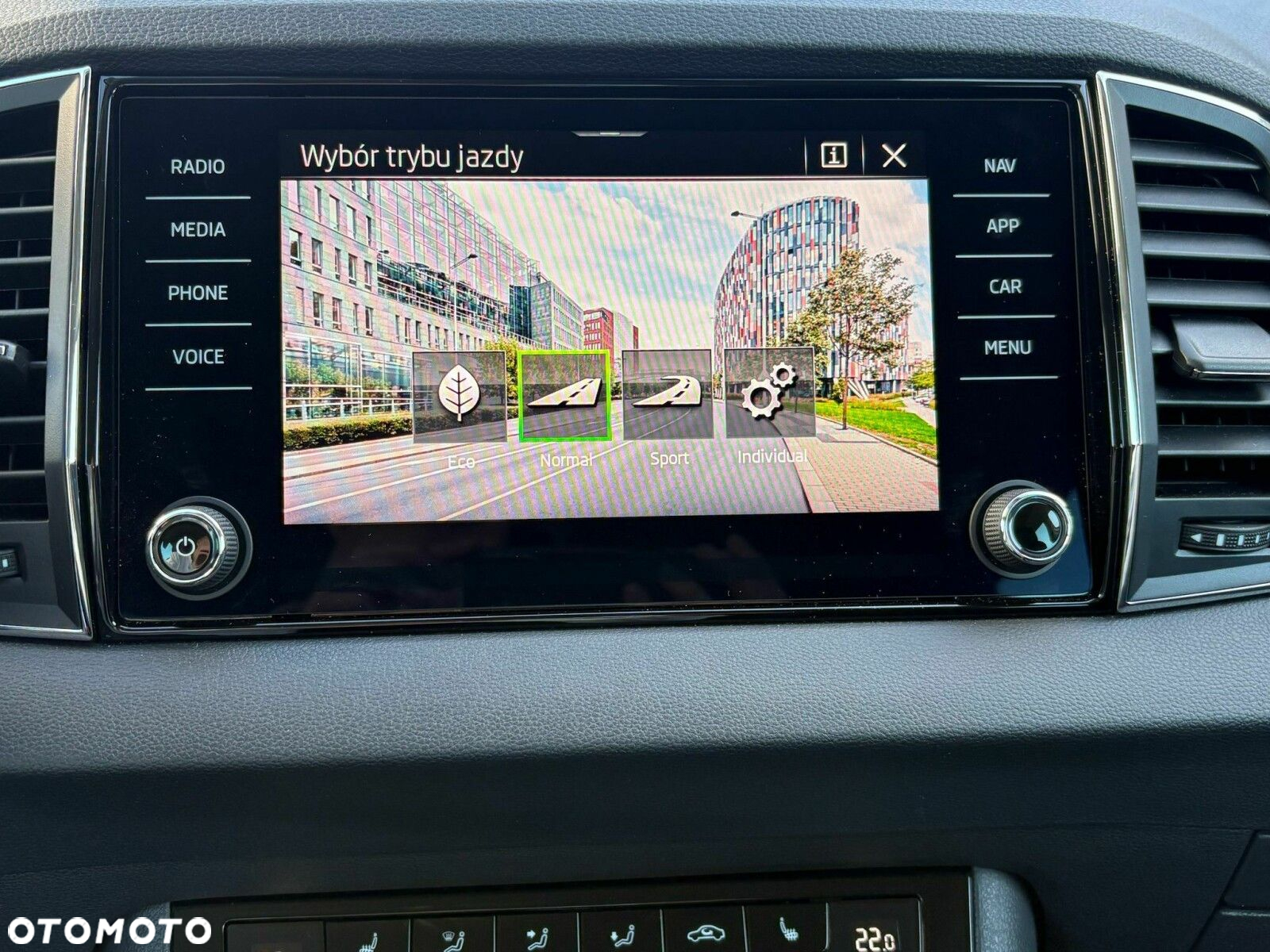 Skoda Karoq 1.5 TSI ACT 4x2 Style DSG - 26