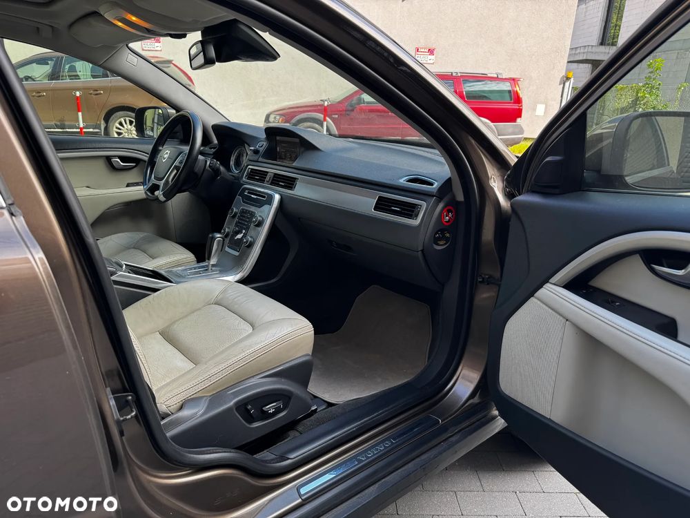 Volvo XC 70 - 9