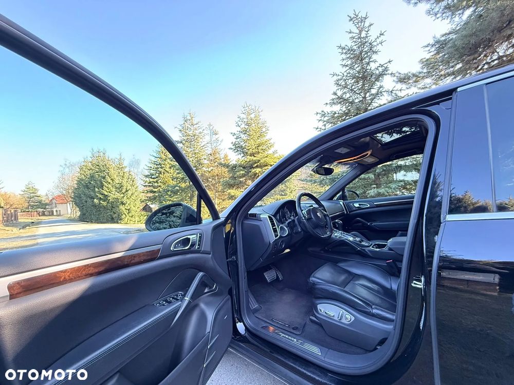 Porsche Cayenne S Hybrid - 12