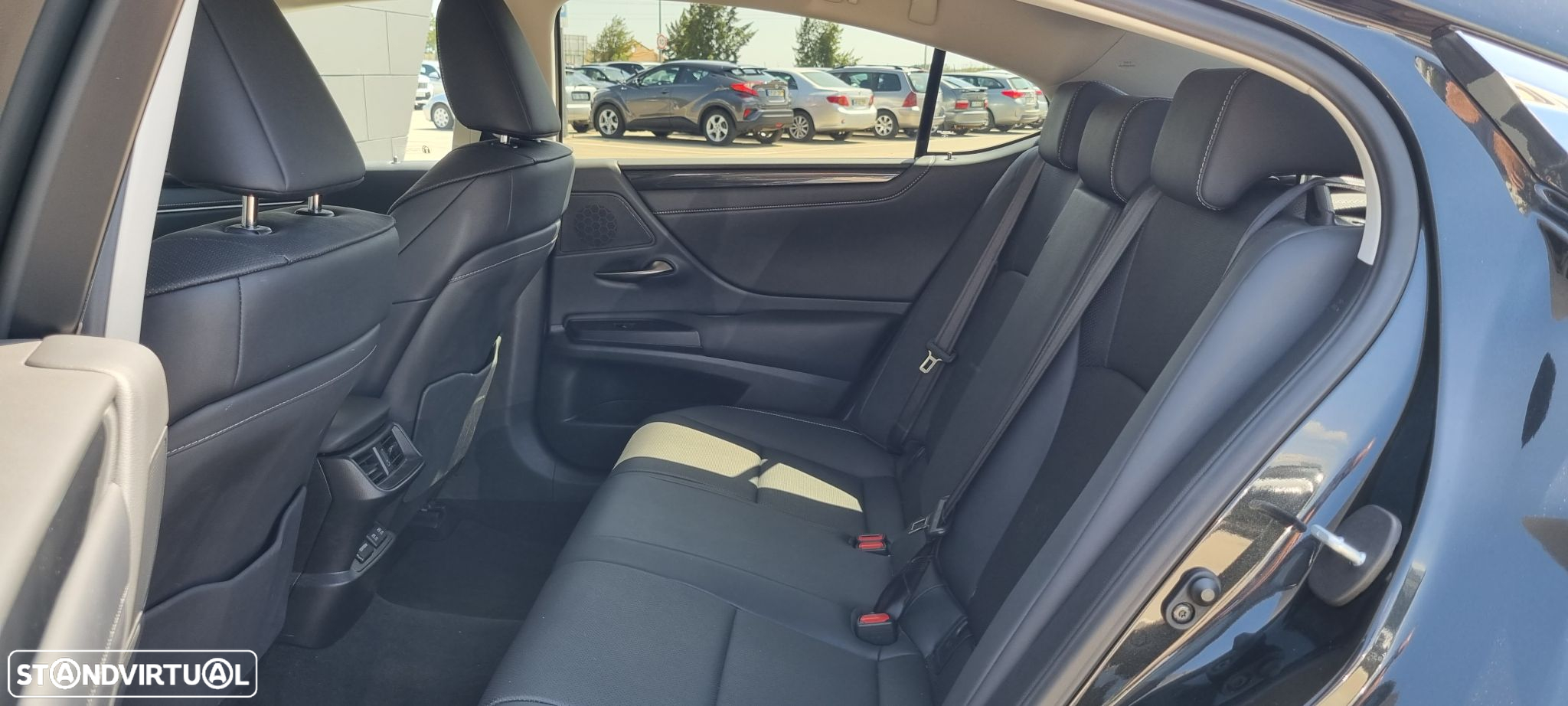 Lexus es-300h Special Edition - 9