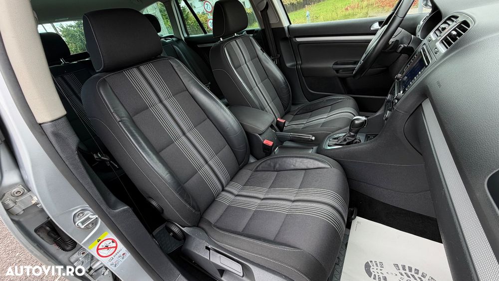 Volkswagen Golf - 32