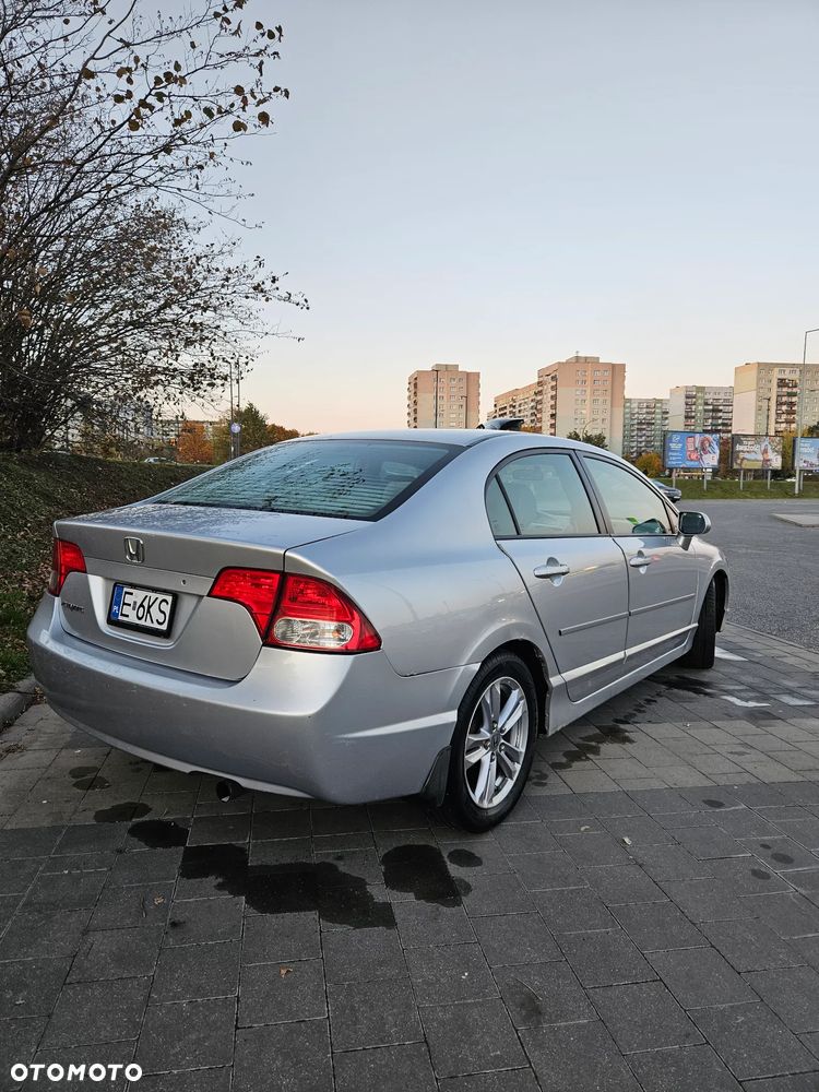 Honda Civic 1.8 Comfort - 5