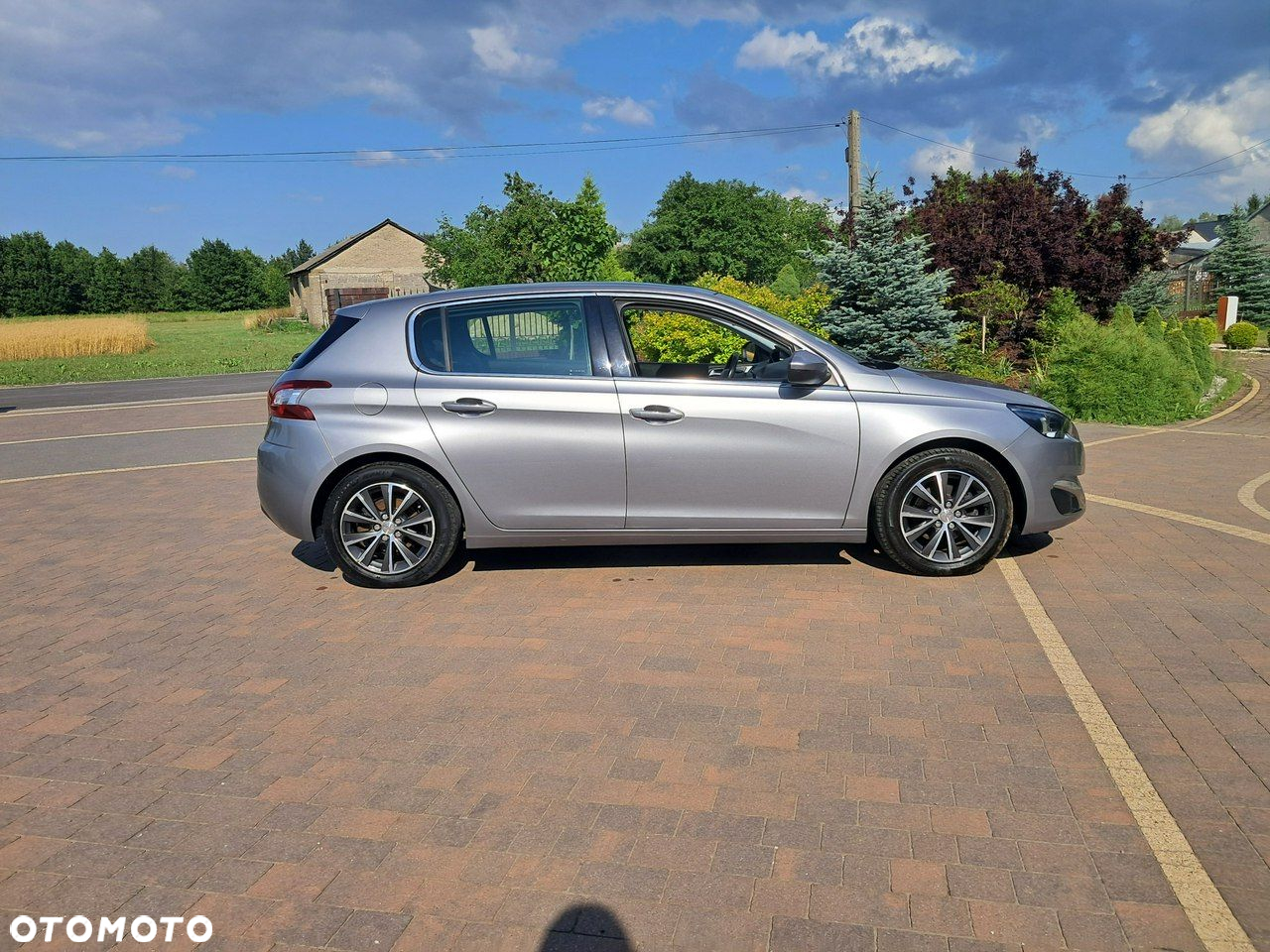 Peugeot 308 - 8