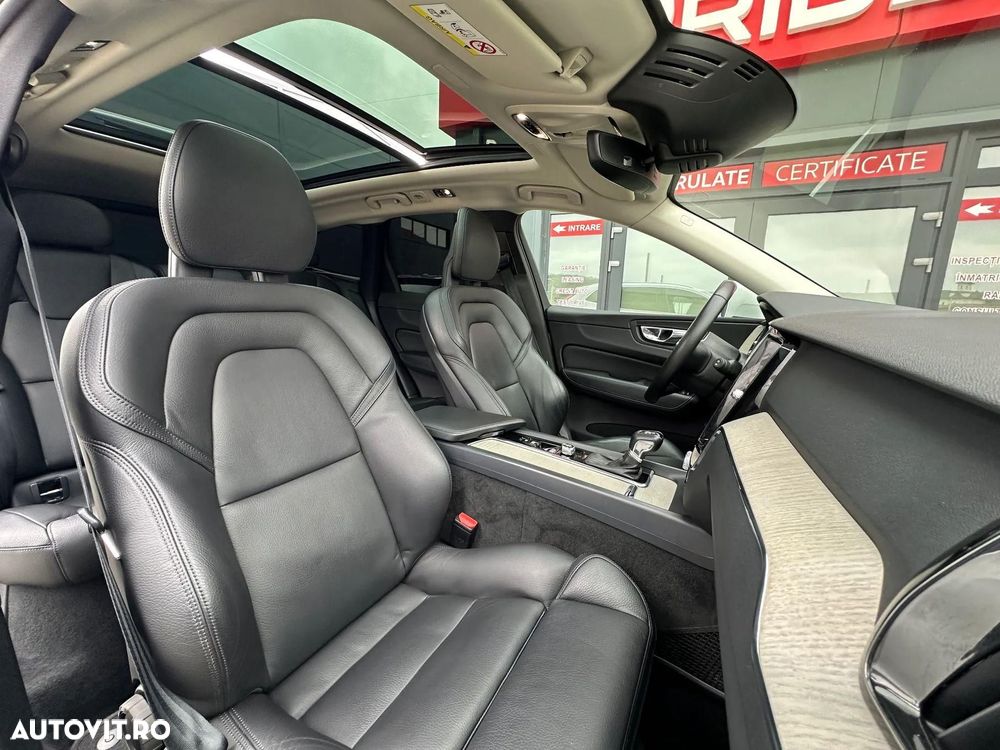 Volvo XC 60 D4 Momentum Pro - 23