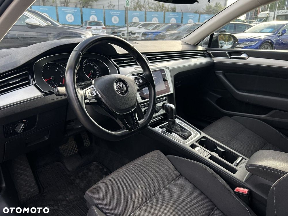 Volkswagen Passat - 9