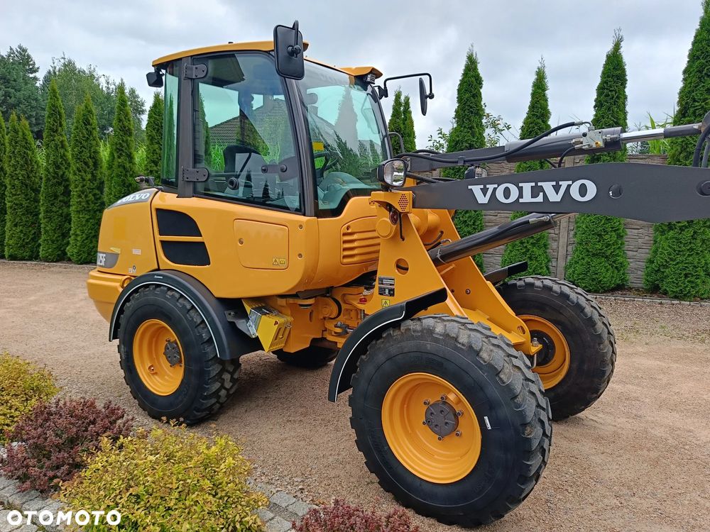 Volvo L25F - 12