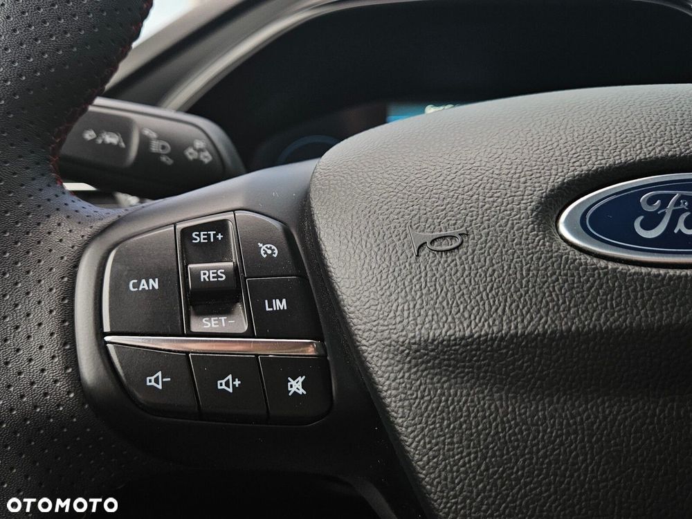 Ford Focus 1.0 EcoBoost mHEV ST-Line X - 18