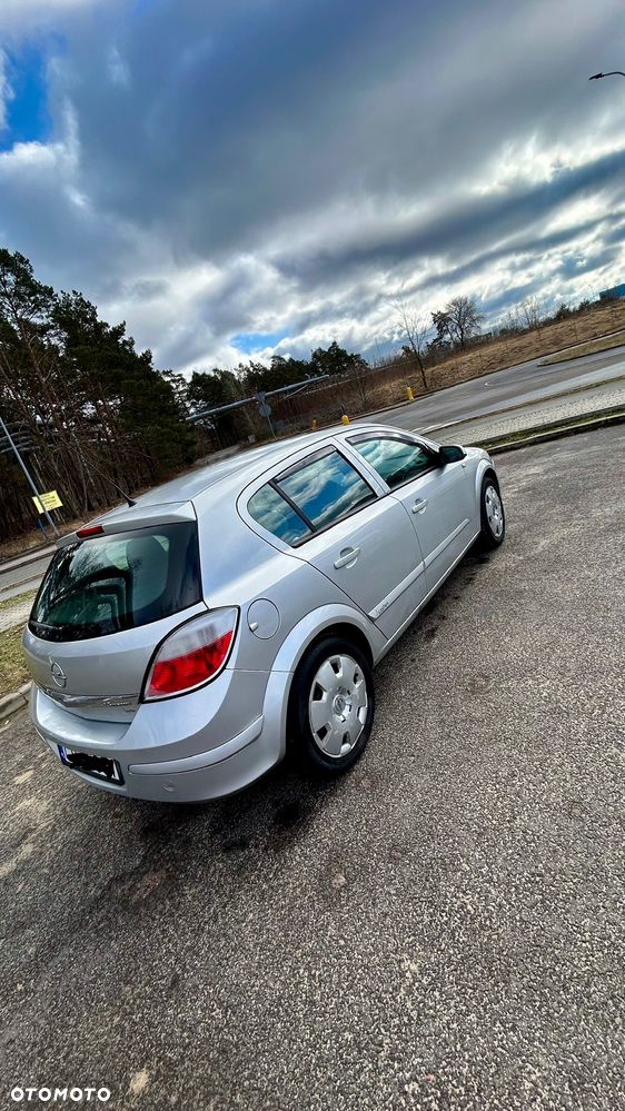 Opel Astra 1.6 Enjoy - 1
