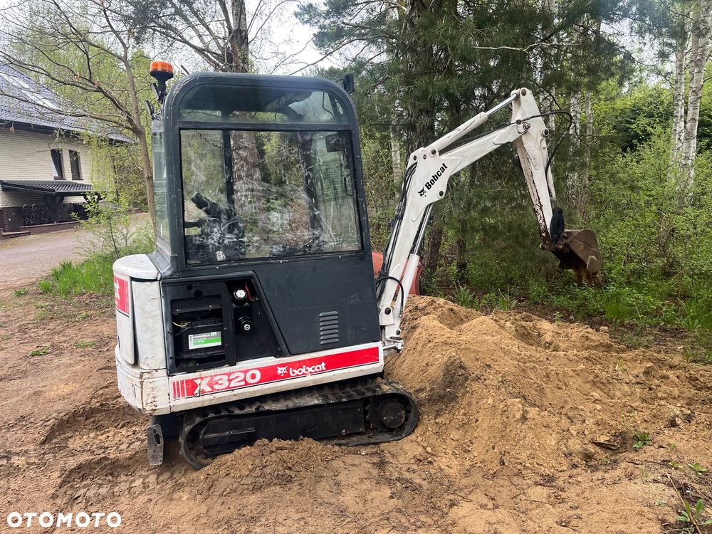 Bobcat x320 minikoparka - 2