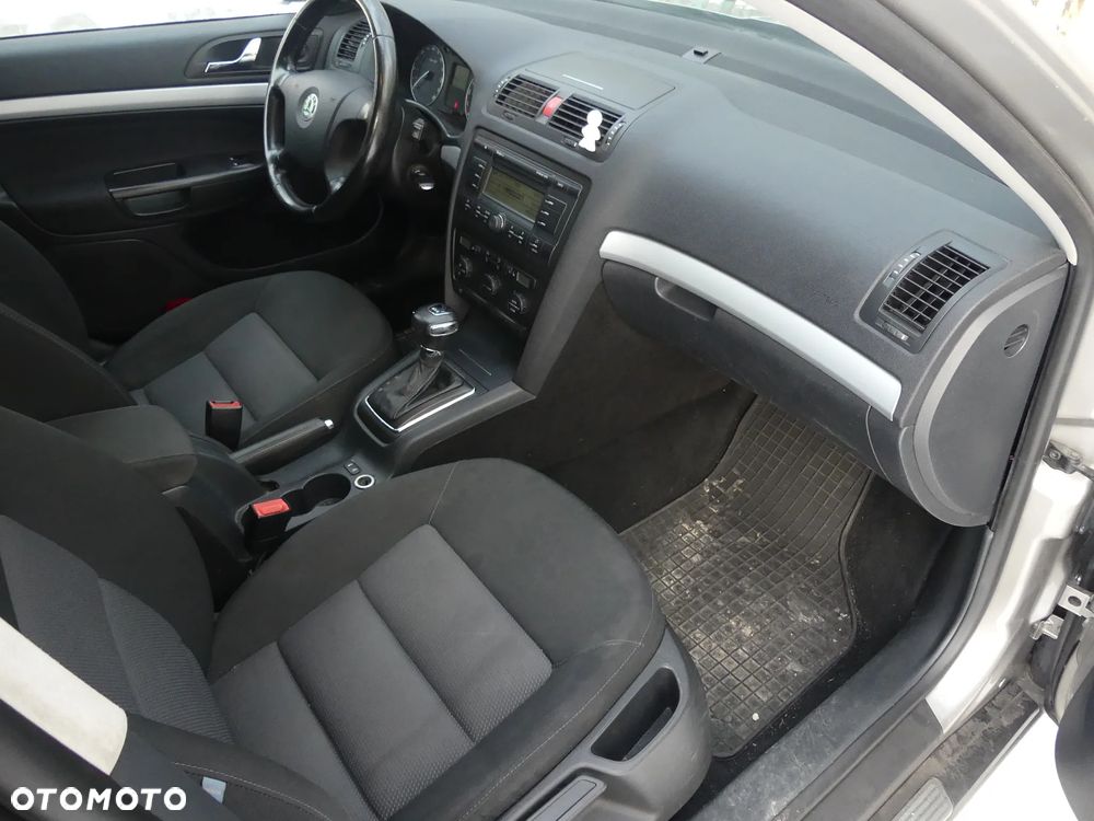 Skoda Octavia 2.0 TDI DSG Ambiente - 7