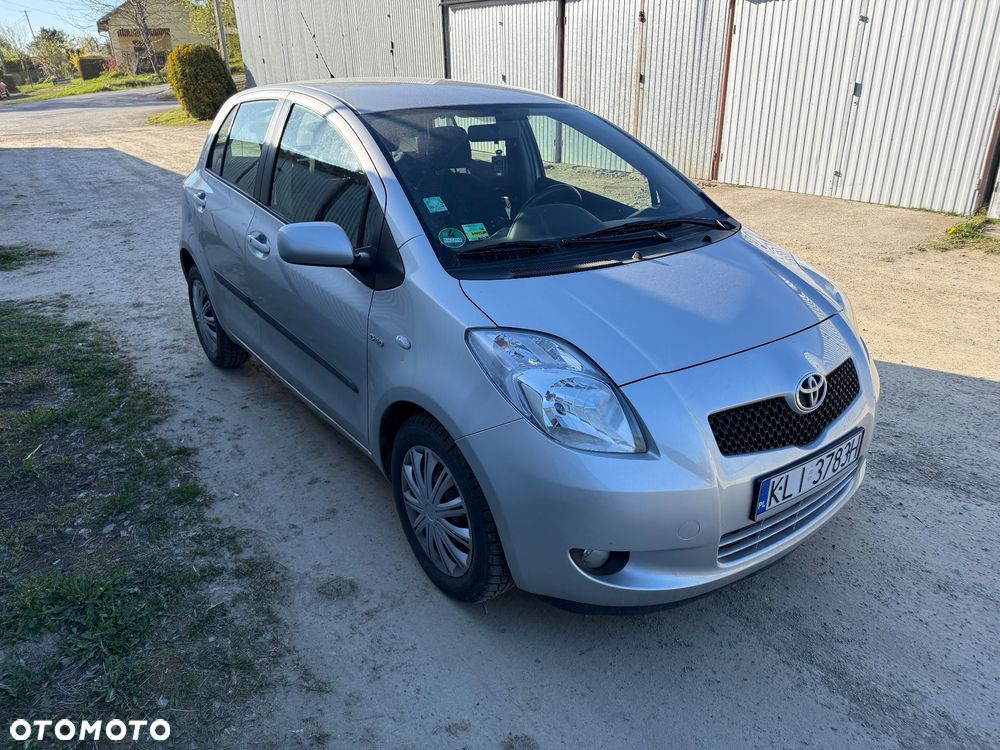 Toyota Yaris 2007 photo 2
