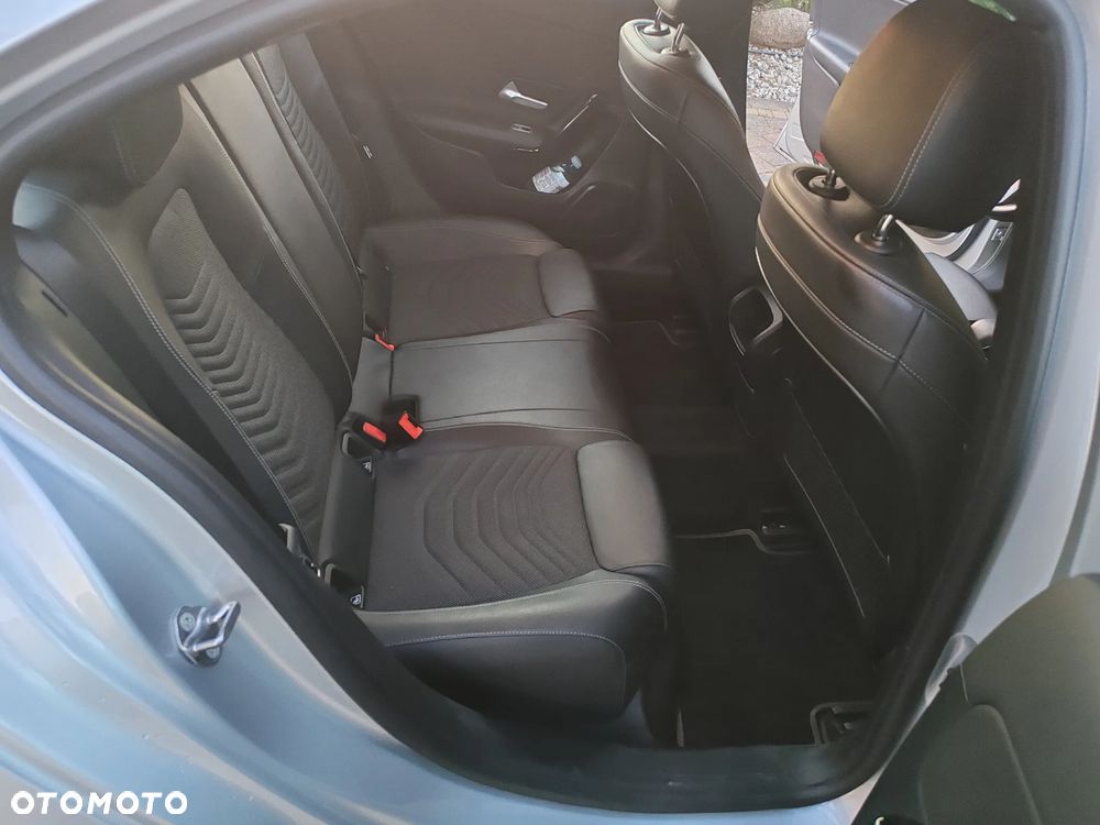 Mercedes-Benz Klasa A 180 d Progressive 7G-DCT - 24