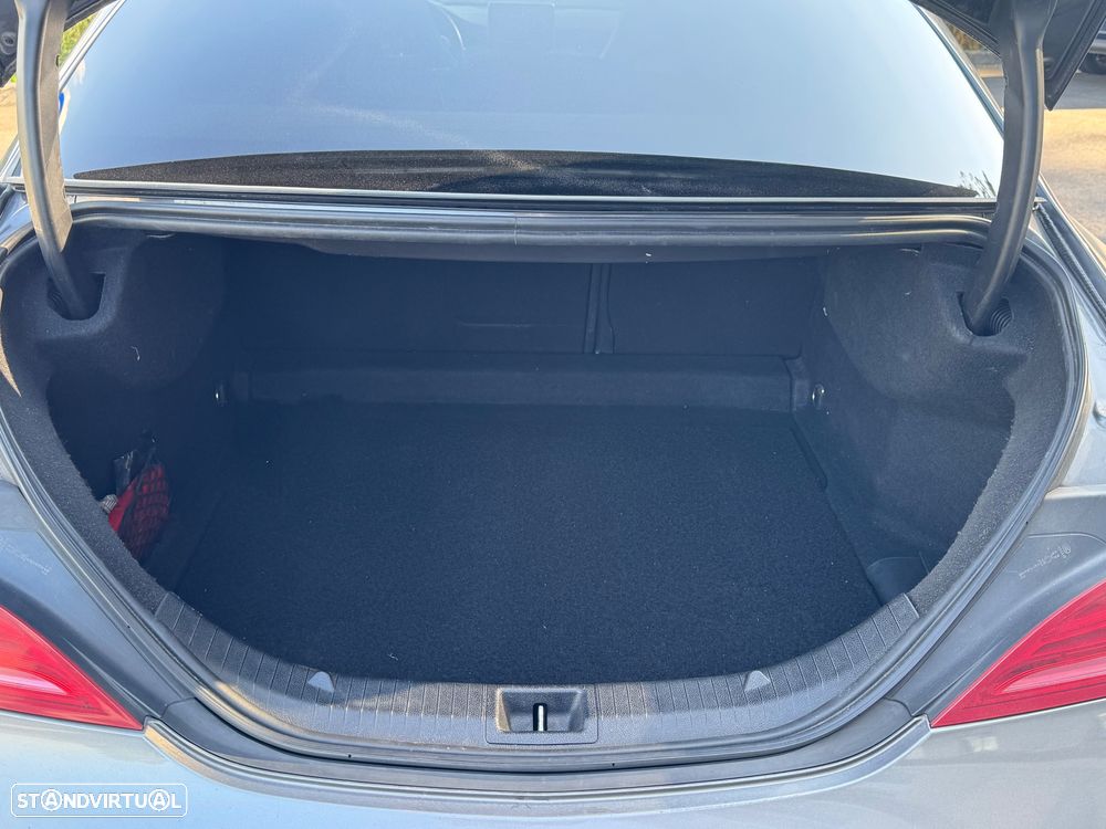 Mercedes-Benz CLA 220 CDI 7G-DCT AMG Line - 31