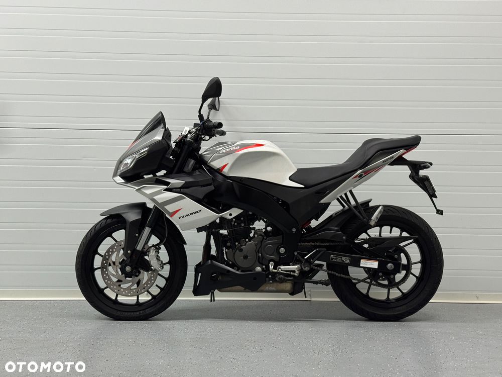 Aprilia Tuono - 12