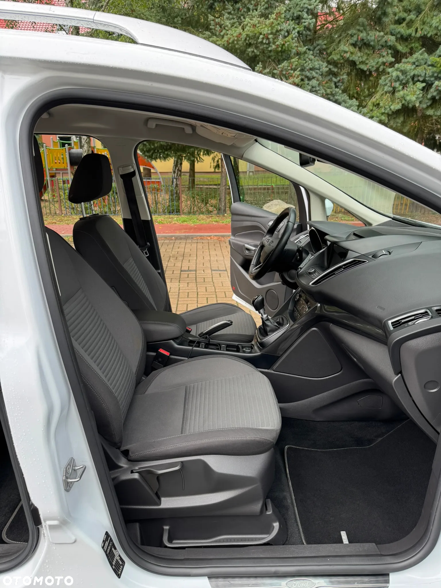 Ford Grand C-MAX - 16