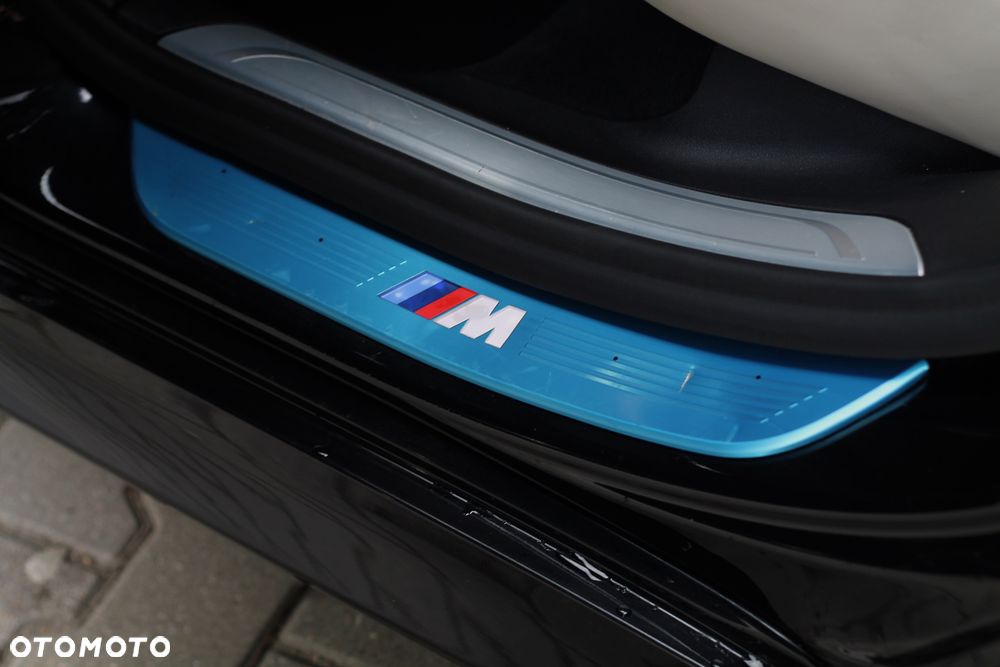 BMW Seria 7 750i xDrive - 23