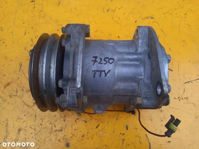 Sprężarka klimatyzacji Deutz Fahr Agrotron 7250 TTV - 1