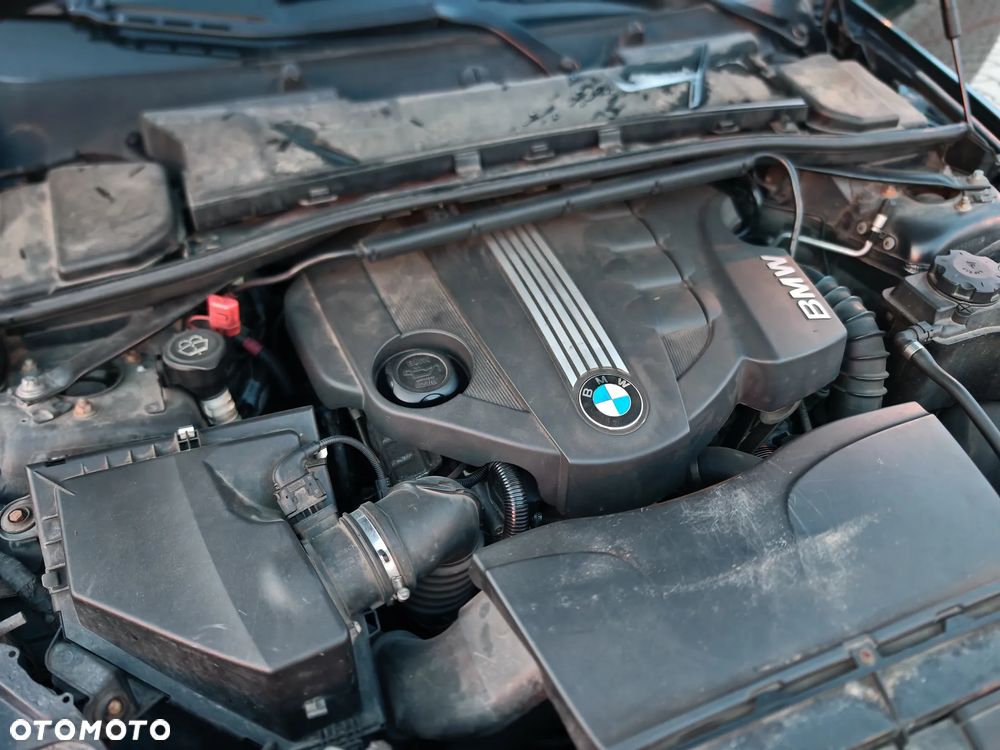 BMW Seria 3 318d - 26