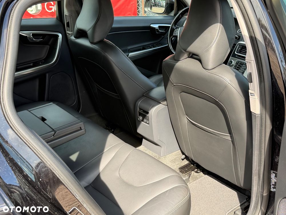 Volvo V60 D3 Drive-E Momentum - 10