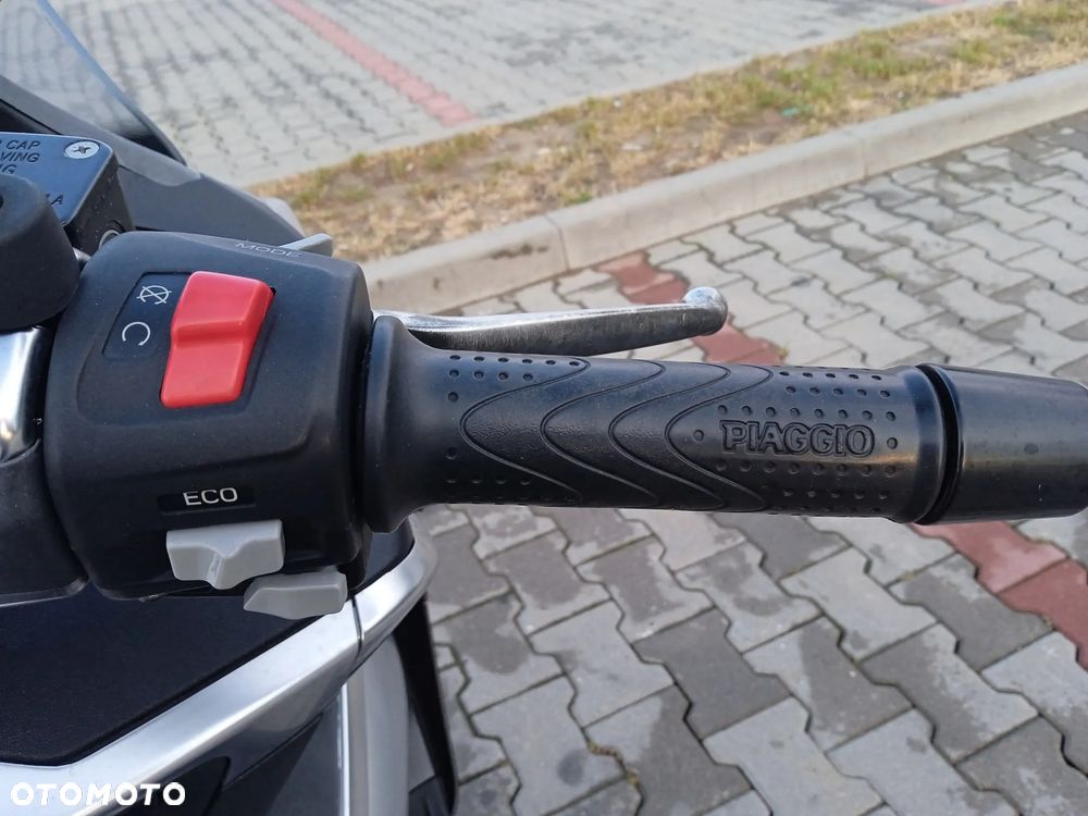 Piaggio X10 - 10