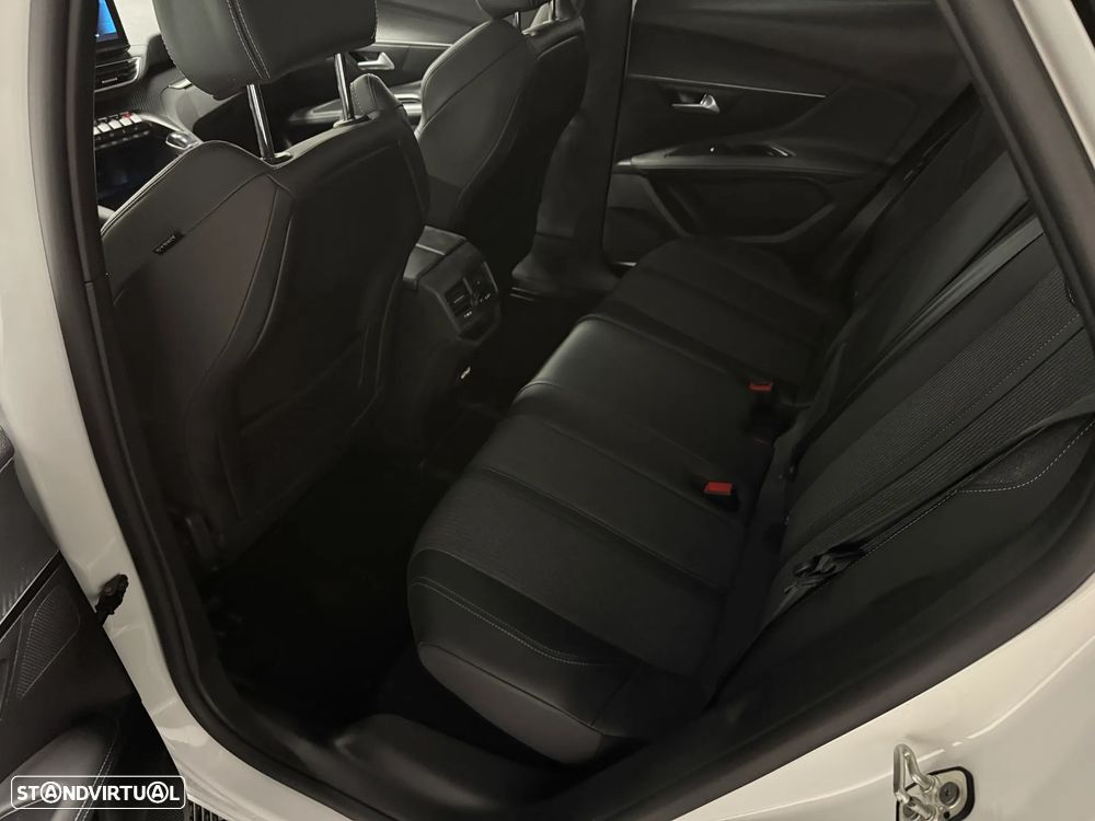 Peugeot 3008 PureTech 130 Stop & Start GPF Allure - 30