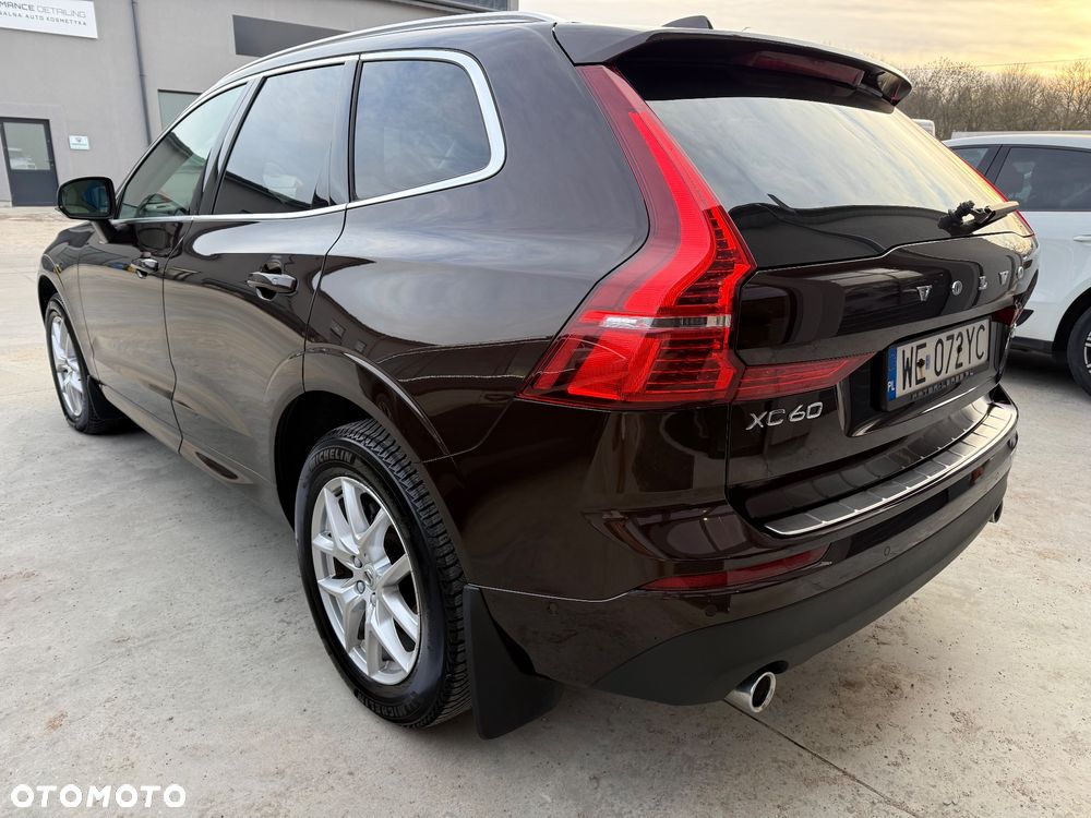 Volvo XC 60 D4 Momentum - 4