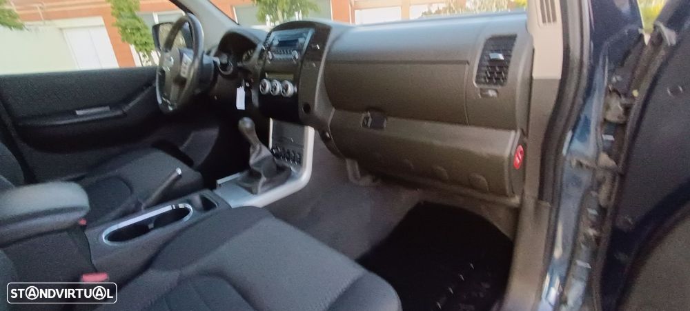 Nissan Navara 2.5 dCi KC SE 4WD - 29