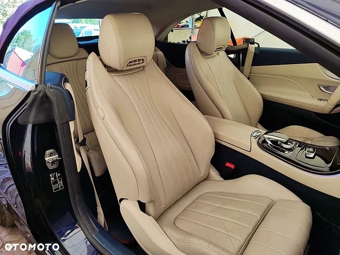 Mercedes-Benz Klasa E 220 d Kabriolet 4-Matic 9G-TRONIC - 40