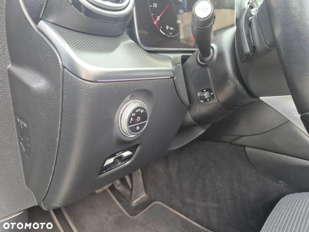Mercedes-Benz Klasa C 220 d 9G-TRONIC - 30
